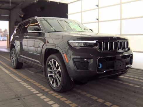 Used 2023 Jeep Grand Cherokee Overland w/ Rear Seat Video Group I AWD/4WD image 5