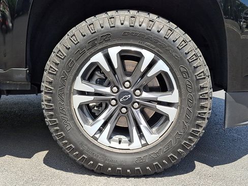 Used 2022 Chevrolet Colorado Z71 AWD/4WD image 8