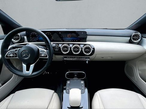 Used 2022 Mercedes-Benz CLA 250 image 13