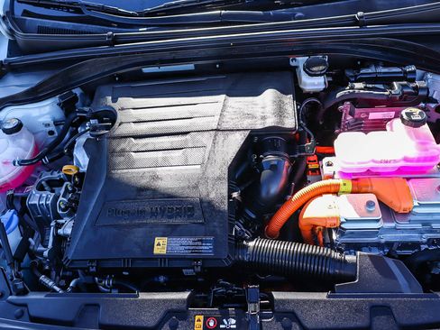 Used 2022 Hyundai Ioniq SE image 28