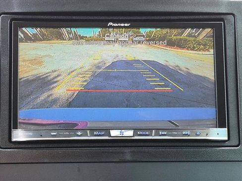 Used 2018 Mercedes-Benz Metris Passenger image 13