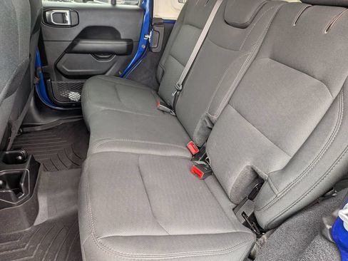 Used 2019 Jeep Wrangler Unlimited Sahara AWD/4WD image 35