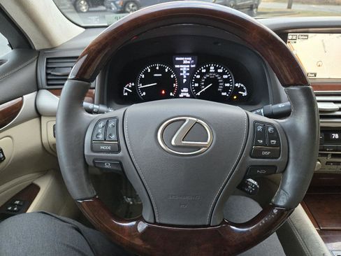 Used 2015 Lexus LS 460 w/ Comfort Package image 38