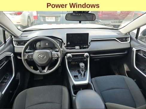 Used 2025 Toyota RAV4 LE AWD/4WD image 13