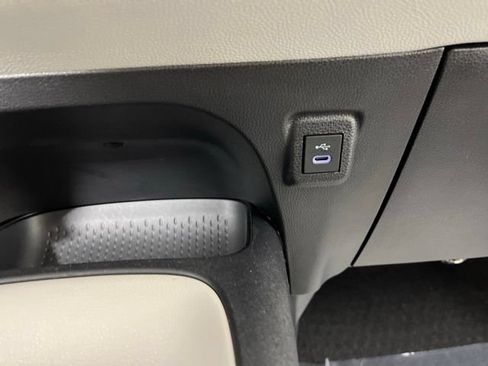 Used 2025 Toyota Corolla LE FWD image 29