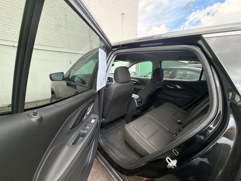 Used 2022 GMC Terrain SLE FWD image 11