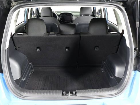 Used 2025 Kia Soul S image 18