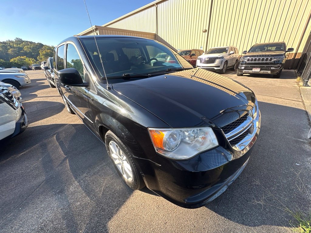 Used 2015 Dodge Grand Caravan SXT w/ Rear Park Assist Package FWD image 1