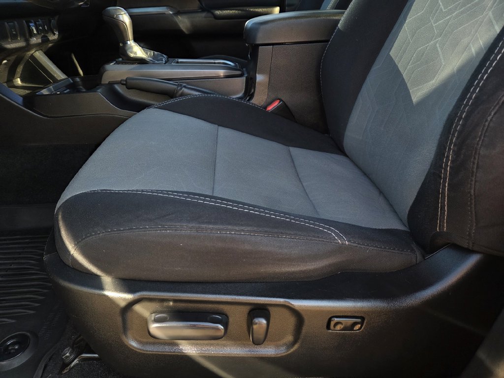 Used 2021 Toyota Tacoma TRD Sport RWD image 16