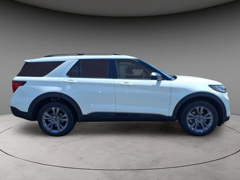 New 2026 Ford Explorer Active w/ Active Comfort Package AWD/4WD image 9