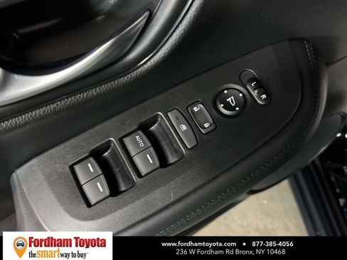 Used 2024 Honda HR-V LX image 16