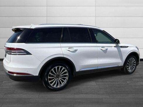 Used 2024 Lincoln Aviator Reserve w/ Equipment Group 201A AWD/4WD image 3