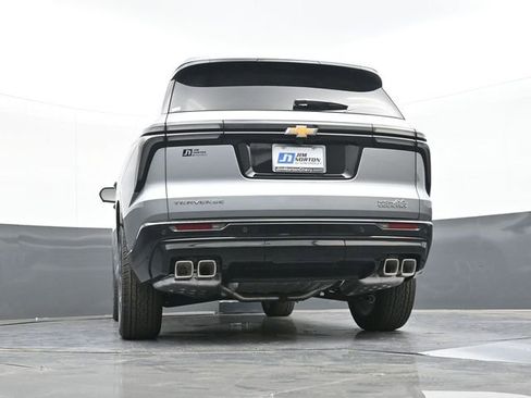 New 2026 Chevrolet Traverse High Country w/ LPO, Floor Liner Package FWD image 46