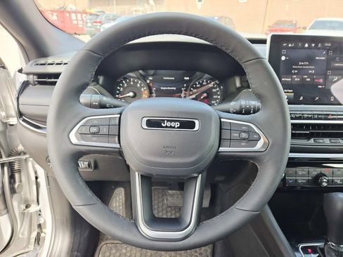 Certified 2025 Jeep Compass Latitude w/ Sun & Sound Group image 19