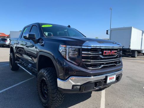 Used 2025 GMC Sierra 1500 SLT AWD/4WD image 4