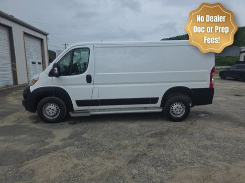 Used 2025 RAM ProMaster 2500 w/ U-Haul Equipment Group FWD image 2