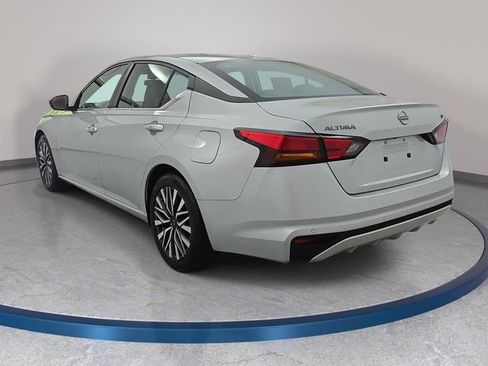 Certified 2024 Nissan Altima 2.5 SV FWD image 7