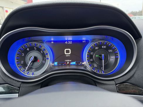 Used 2016 Chrysler 300 C image 12