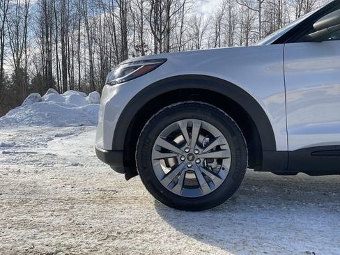 New 2026 Ford Explorer Active w/ Active Comfort Package image 10