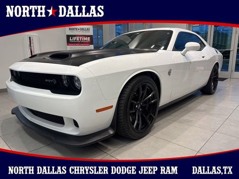 Used 2023 Dodge Challenger SRT Hellcat image 1