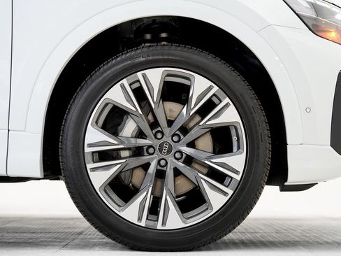 New 2025 Audi Q8 Premium Plus image 26