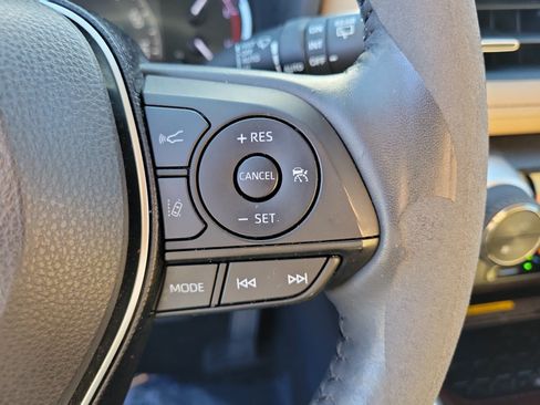 Used 2019 Toyota RAV4 Limited w/ Advanced Technology Package FWD image 19