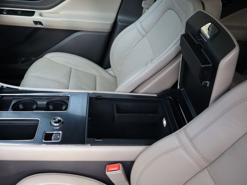 Used 2020 Lincoln Aviator Reserve image 33