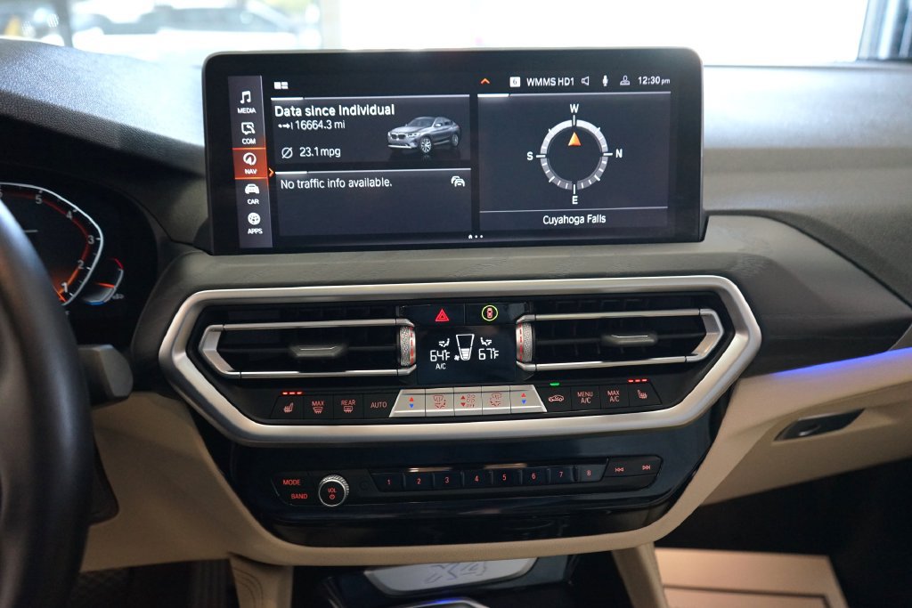 Used 2022 BMW X4 xDrive30i w/ Parking Assistance Package AWD/4WD image 7