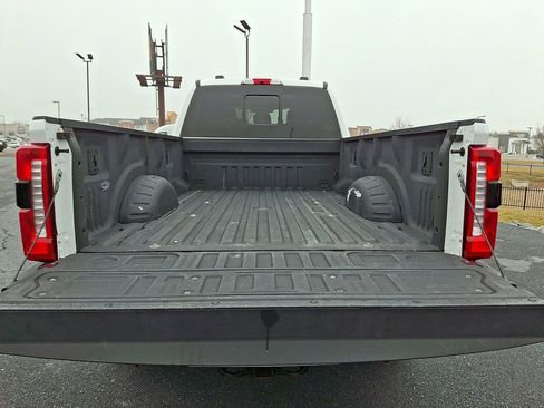 Used 2023 Ford F250 Lariat w/ Chrome Package image 31