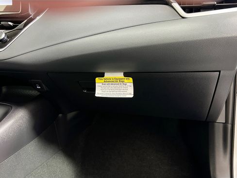 Used 2026 Toyota Corolla LE FWD image 34