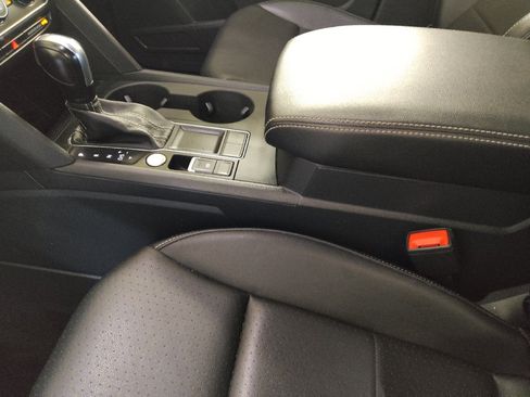 Used 2021 Volkswagen Atlas SE image 26