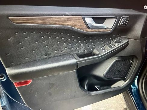 Used 2020 Ford Escape Titanium w/ Titanium Premium Package 2.0 FWD image 14