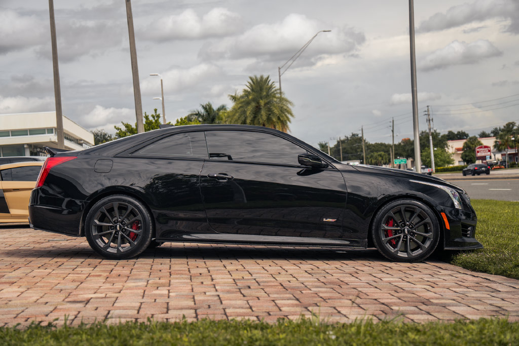 Used 2017 Cadillac ATS V w/ Carbon Black Package RWD image 6