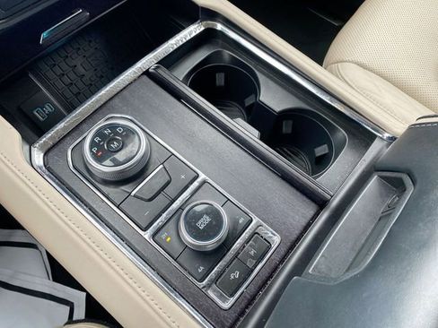 Used 2022 Ford Expedition Max Platinum image 15