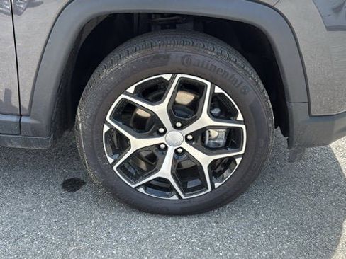 Used 2024 Jeep Compass Limited image 11