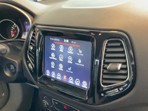 Used 2018 Jeep Compass Limited AWD/4WD image 40