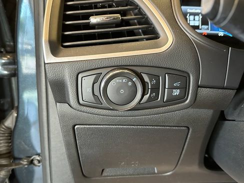 Used 2022 Ford Edge SEL w/ Convenience Package AWD/4WD image 18
