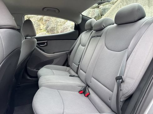 Used 2013 Hyundai Elantra GLS w/ Preferred Pkg FWD image 22