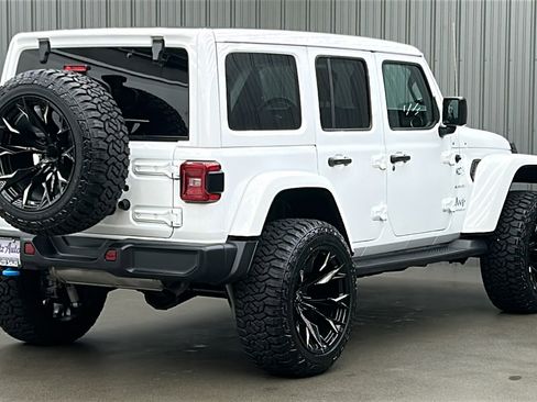 Used 2023 Jeep Wrangler Unlimited Sahara w/ Cold Weather Group image 5