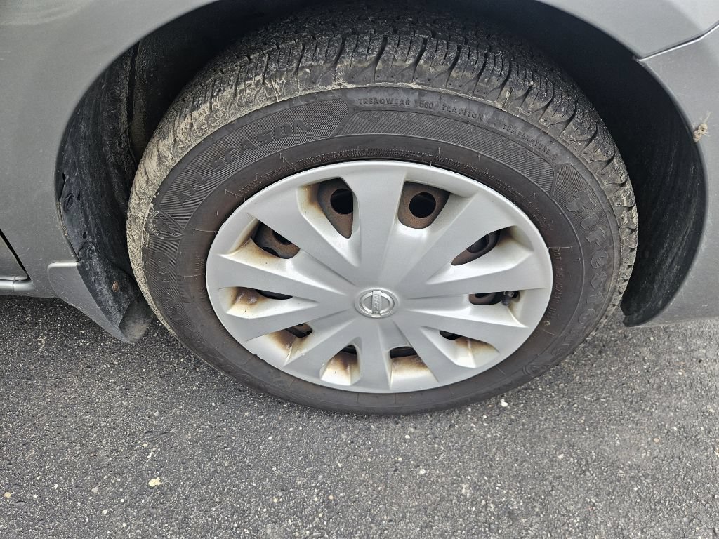 Used 2013 Nissan Versa SV FWD image 22