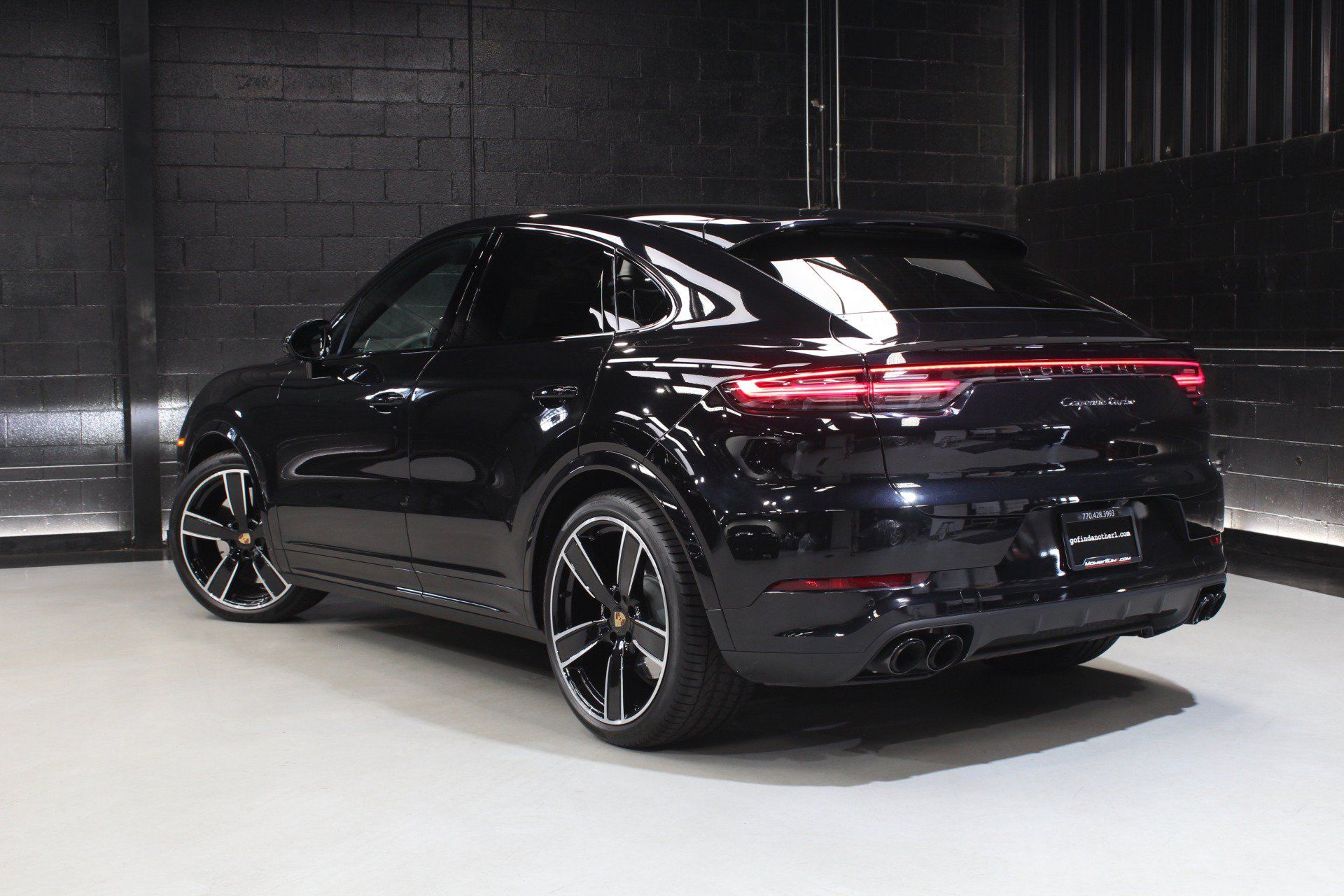 Used 2022 Porsche Cayenne Turbo AWD/4WD image 13