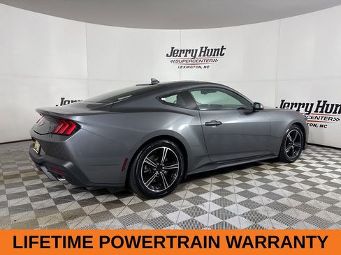 Used 2024 Ford Mustang Coupe image 5