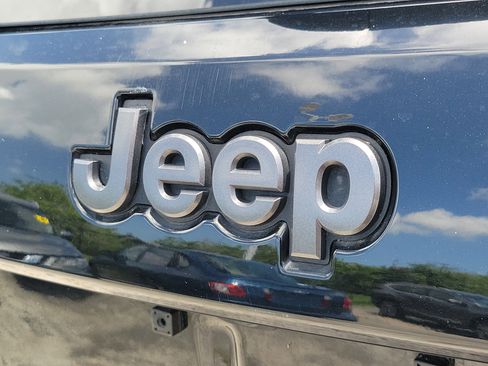 Used 2021 Jeep Grand Cherokee Limited w/ Quick Order Package 28K 80th RWD image 6