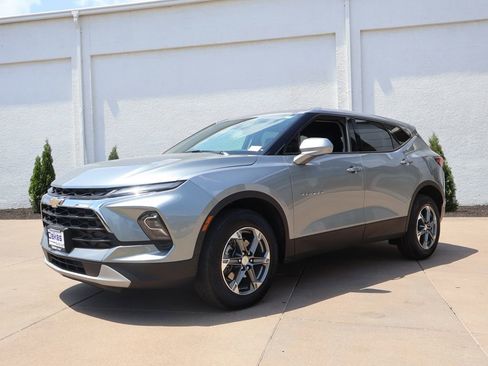 Certified 2025 Chevrolet Blazer LT AWD/4WD image 4