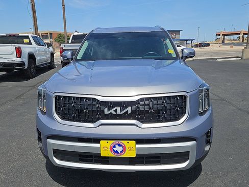 Used 2024 Kia Telluride EX w/ EX Captain's Chair Package FWD image 8