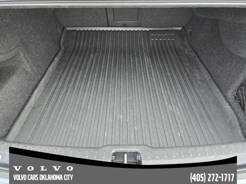 Used 2017 Volvo S90 T6 Inscription w/ Vision Package image 31