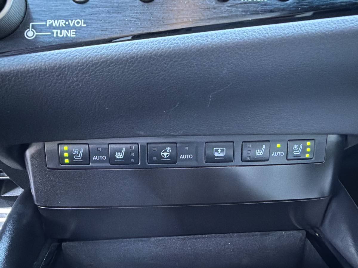 Used 2024 Lexus ES 300h F Sport w/ Accessory Package (Z1) FWD image 29
