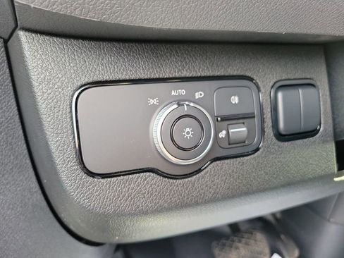 Used 2025 Mercedes-Benz Sprinter 2500 image 35