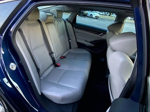 Used 2018 Honda Accord Touring image 19