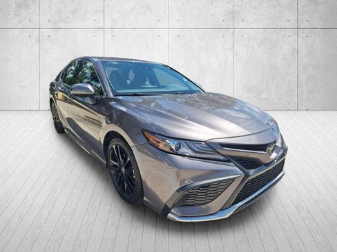 Used 2024 Toyota Camry XSE FWD image 7